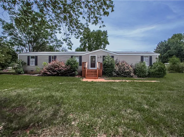 169 W Bagwell Rd, Liberty, SC 29657