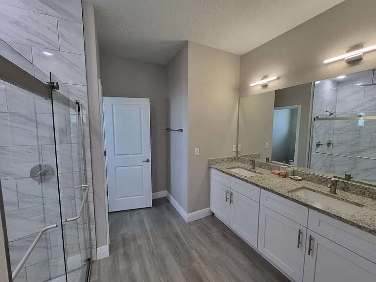 642 Desmoines Ct — Photo 5