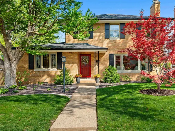 301 W Hollyridge Cir, Peoria, IL 61614