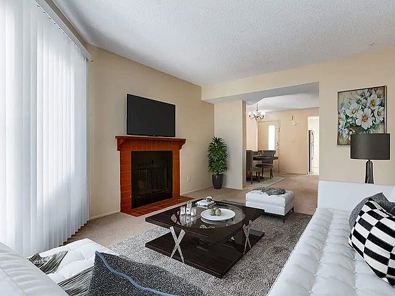 4th image of 550 Rundlehorn Cir NE #726