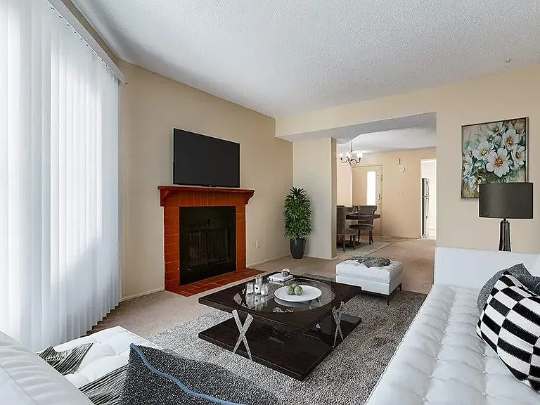 550 Rundlehorn Cir NE — Photo 68