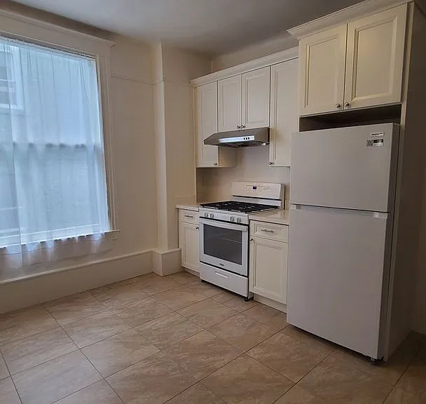 1560 Noe St — Photo 16