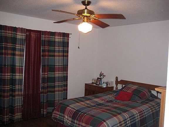 5th image of 209 W Driftwood Dr
