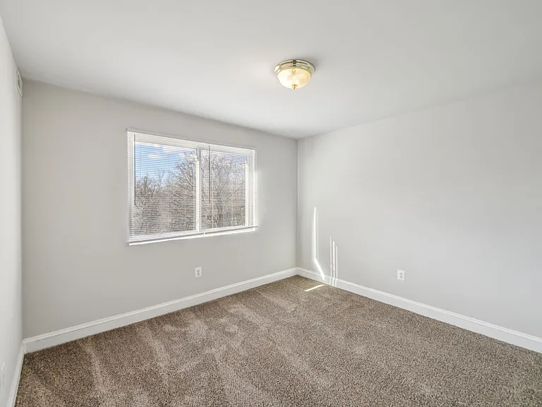Parkway Terrace — Photo 6