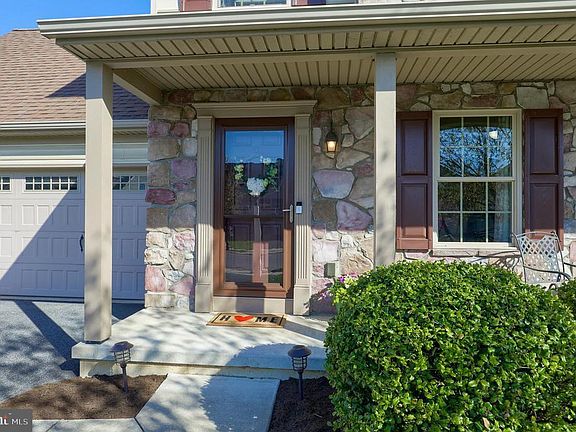 3rd image of 1331 Willow Creek Dr