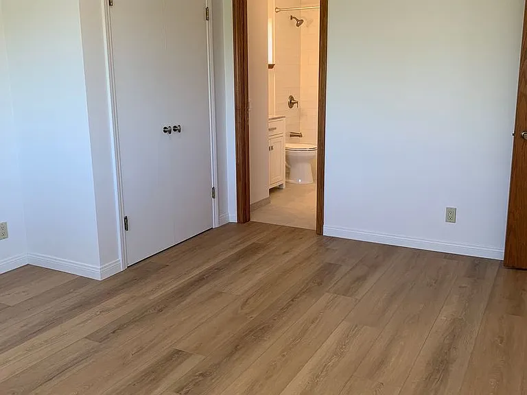 3747 Lincolnwood Dr — Photo 28
