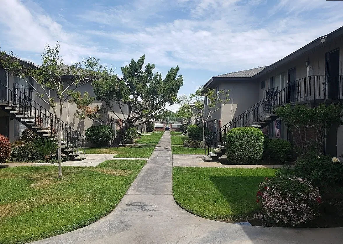 2 bed, 850 sqft, $1,125 — Photo 1
