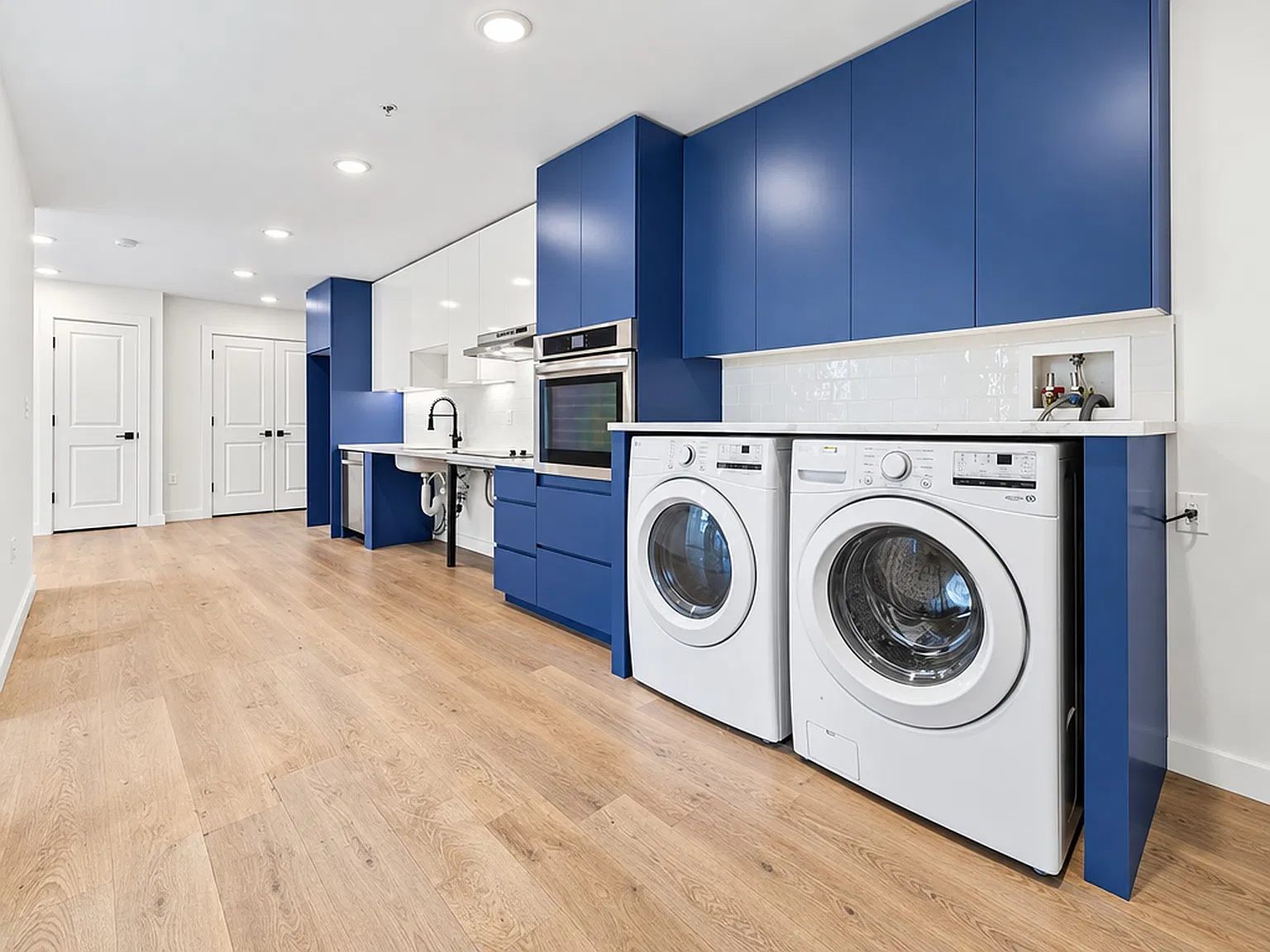2 bed, 999 sqft, $2,650 — Photo 3