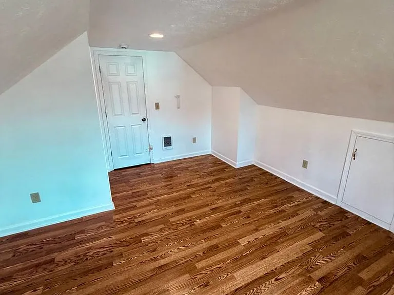 14221 Glenside Rd — Photo 28