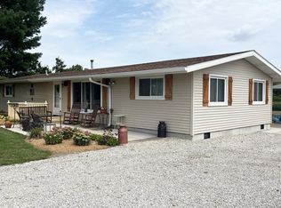 9606 S Vigal Rd, Pawnee, IL 62558