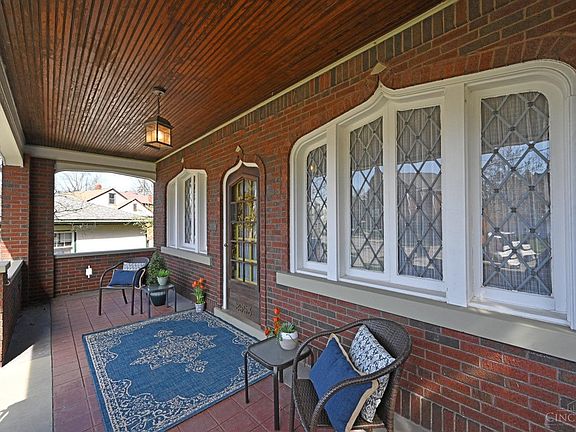 3rd image of 2553 Moundview Dr