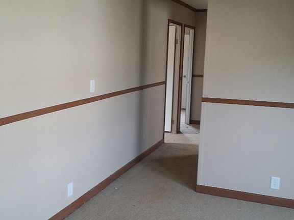 5th image of 1003 Laura Lee Ct