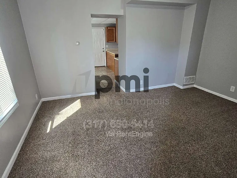 153 S Cypress Ave — Photo 24