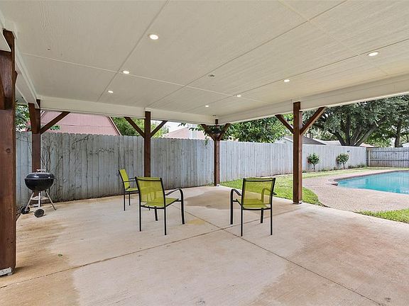 3rd image of 2605 Danberry Ln