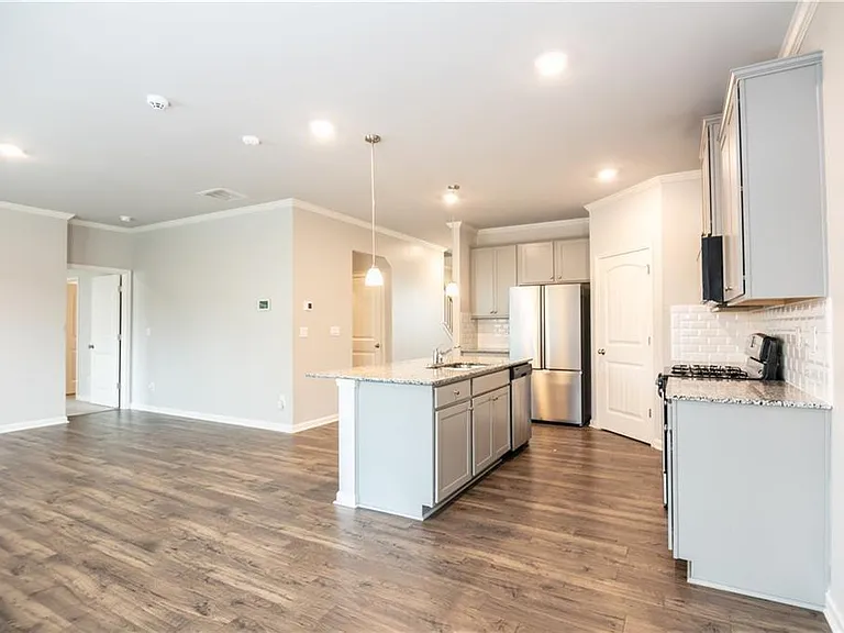 4377 Montberry Ln — Photo 4