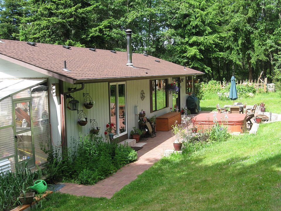 2nd image of 1120 Huckleberry Ln