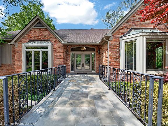 2nd image of 2076 Shore Hill Ct