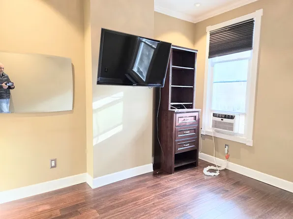 749 40th Street image 11 of 12