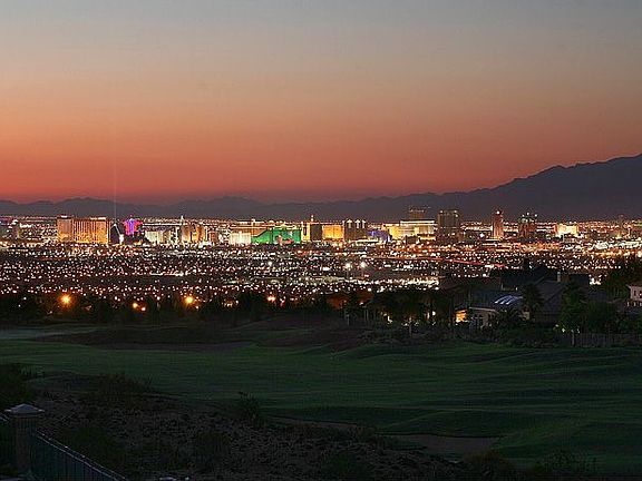 Strip, Mountain Views on 18th Hole