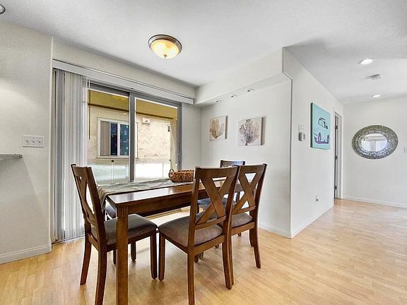 4th image of 807 Ostend Ct #807