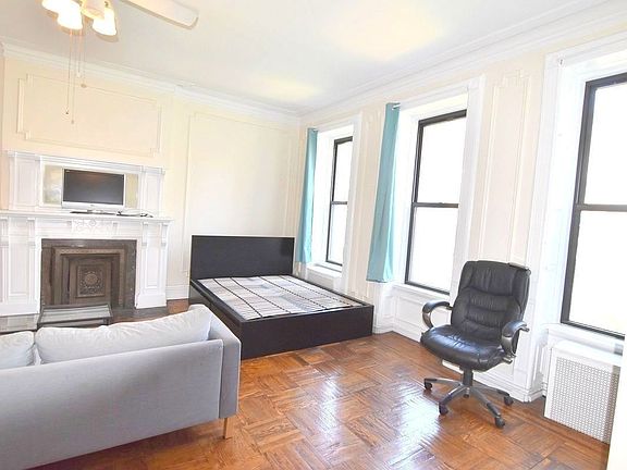 2nd image of 136 W 72nd St #3A