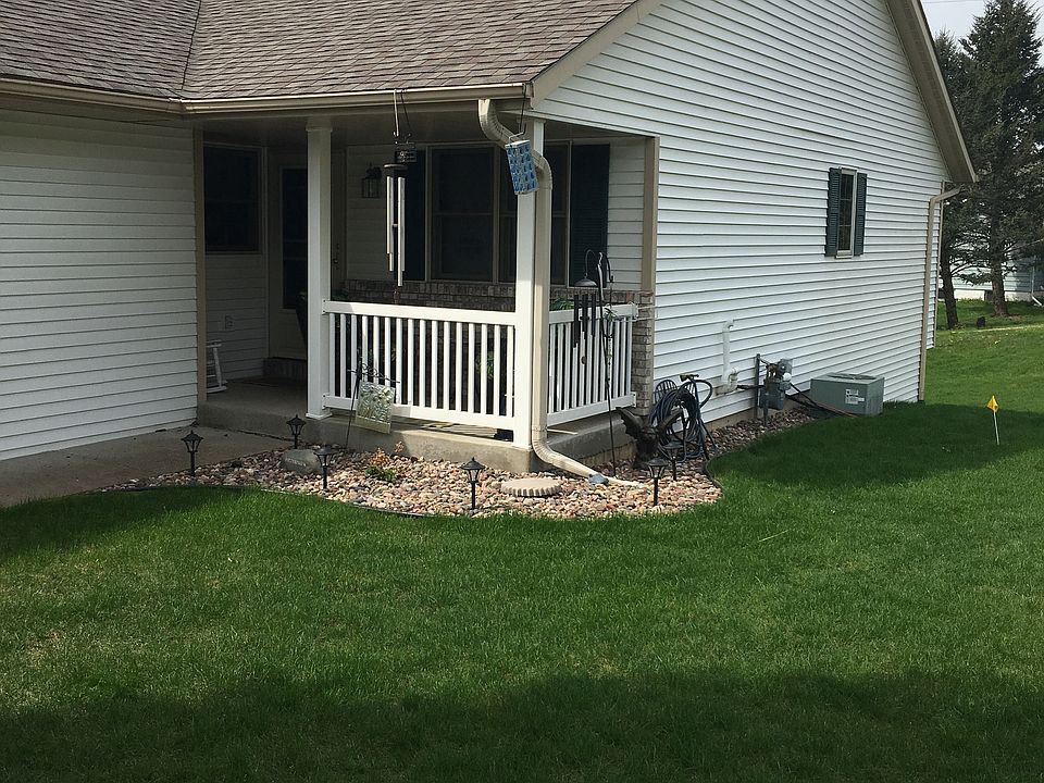 102 Heritage Lane