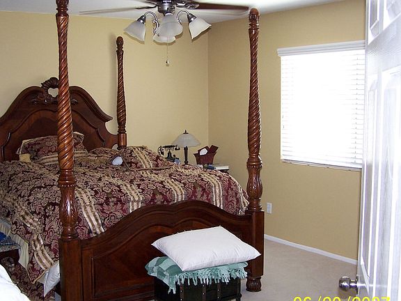Large Mstr Bdrm w/retreat