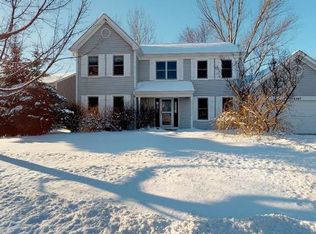 6467 Habitat Ct, Gurnee, IL 60031