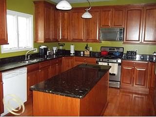 4th image of 4905 Menominee Ln