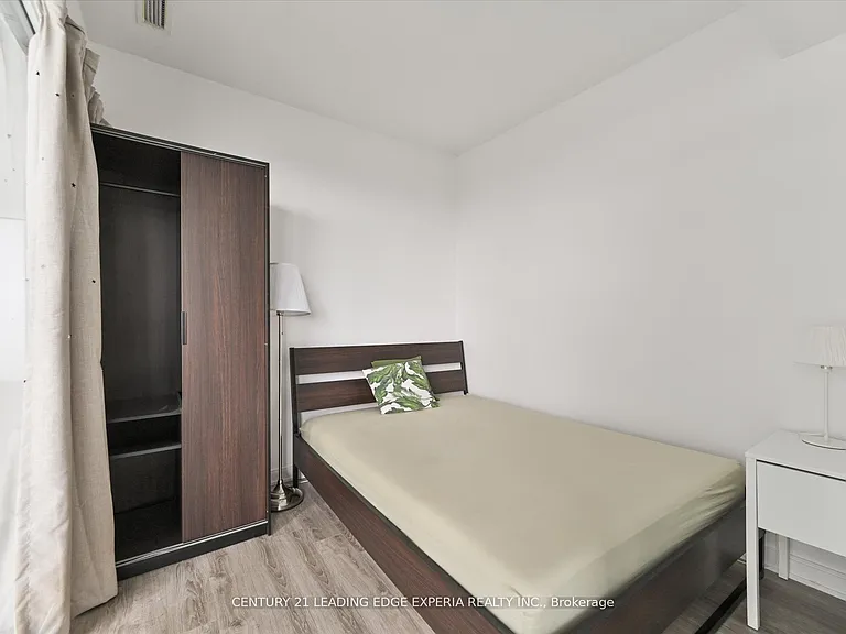 42 Charles St E #2309 — Photo 20
