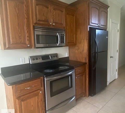 4th image of 5965 Forest Blvd