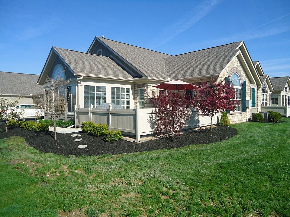 1st image of 722 Lambton Cir E