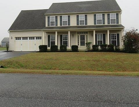 208 Powell Circle Front