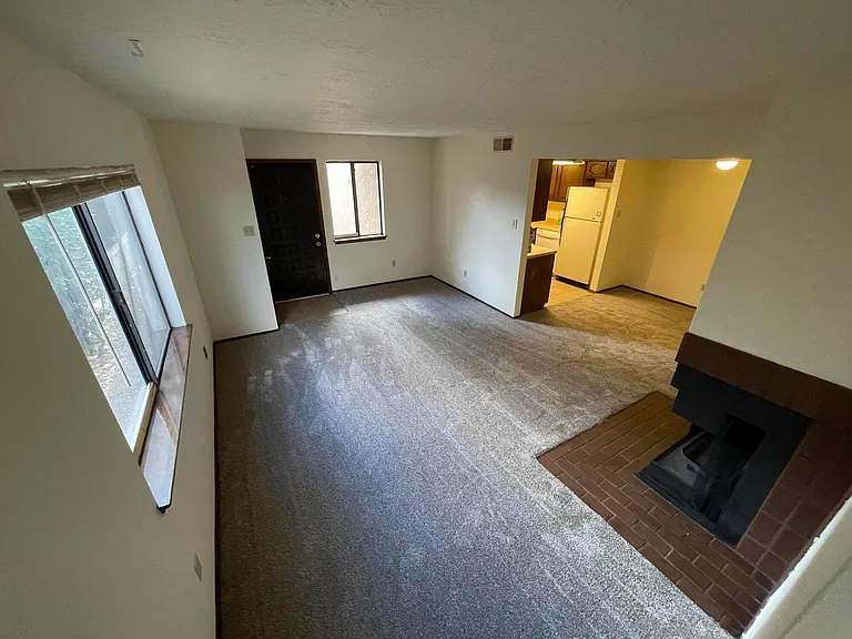11400 Prospect Ave NE #B — Photo 4