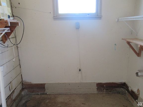 3rd image of 512 Central Ave N