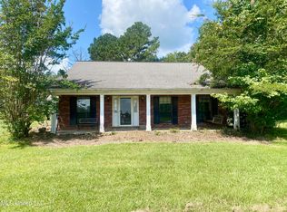 1018 Metcalfe Ln, Crystal Springs, MS 39059