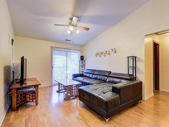 4th image of 1942 Marine Terrace Dr APT K