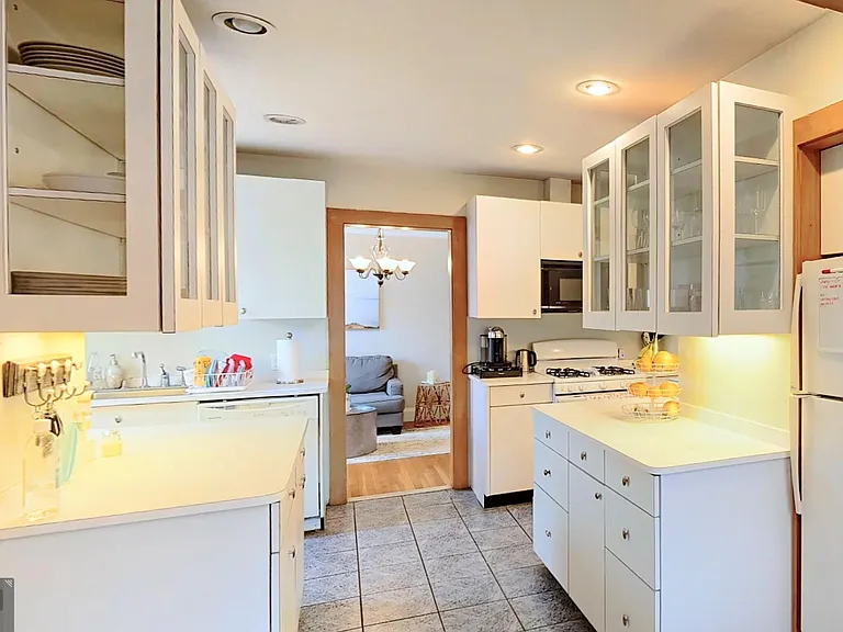 102 Heath St #3 — Photo 10