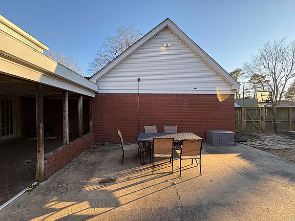 3rd image of 1701 Eastgate St