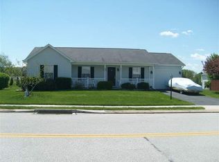 105 Kevin Dr, New Oxford, PA 17350
