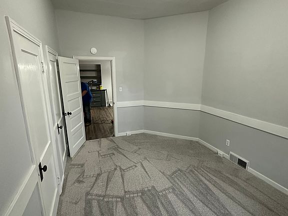 4th image of 184 Grant Ave #A