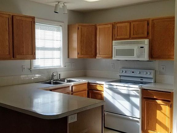 3rd image of 3960 Glenn Knoll Ln