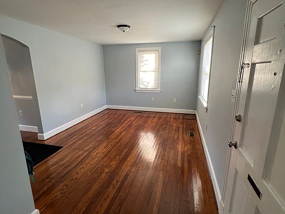 2nd image of 1905 Rawlings St