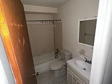 Building Photo - 533 South St #2