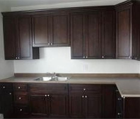 4th image of 806 W 40th Pl