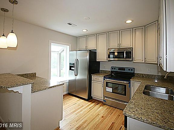 2nd image of 503 Mount Lubentia Ct W