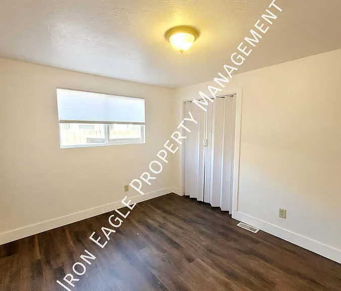 2420 Robert Ave — Photo 12