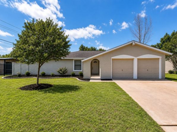 1105 Green Meadow Dr