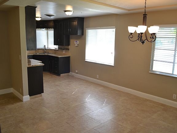 3rd image of 2806 N Rowell Ave