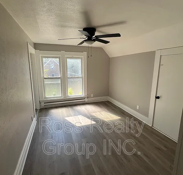 1121 Delence St — Photo 4